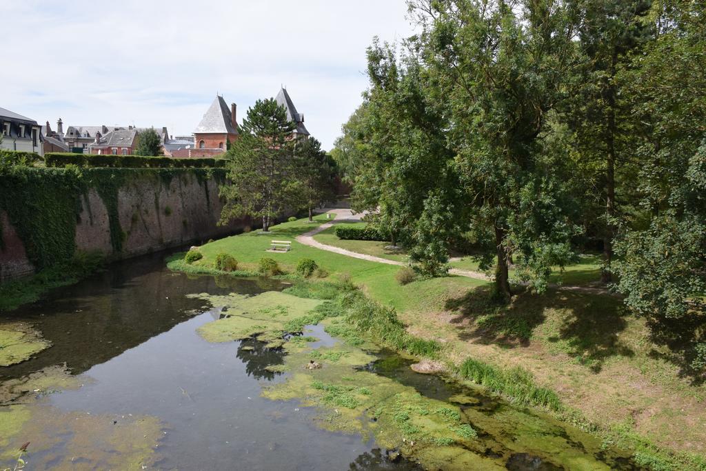 La Porte De Bretagne Péronne Buitenkant foto
